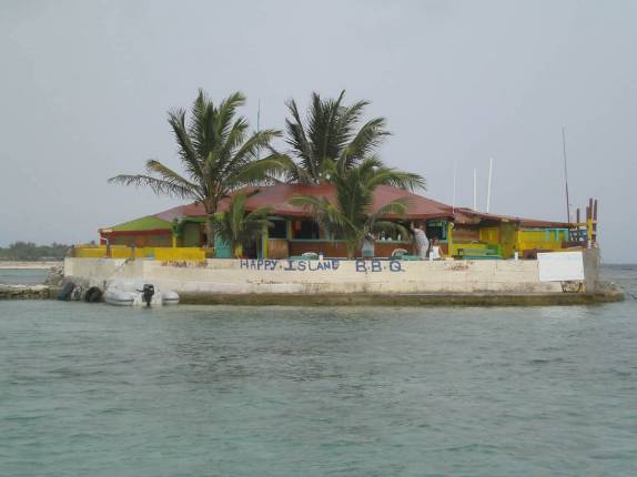 Chegando à minúscula Happy Island, em frente à Union island, em São Vicente e Granadinas, no Caribe